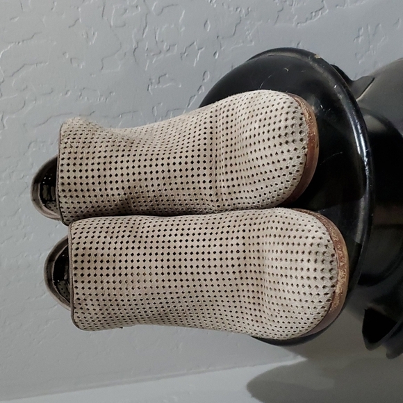 SAM EDELMAN TAUPE BOOTIES SIZE 8 1/2 - Picture 2 of 9